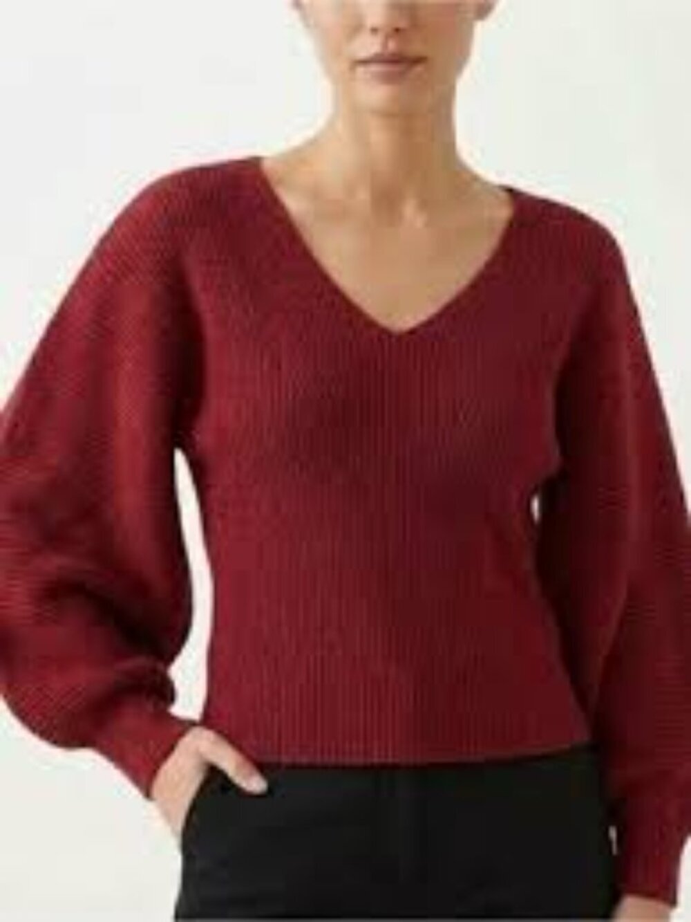 Vigoss V-Neck Ribbed Sweater in Wine Red Size XL